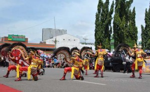Siswa STM YPT 2 Purbalingga membawakan seni pertunjukan rakyat Kuda Kepang.2