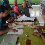 pendaki asal Malaysia mendaftarkan diri di pos Bambangan