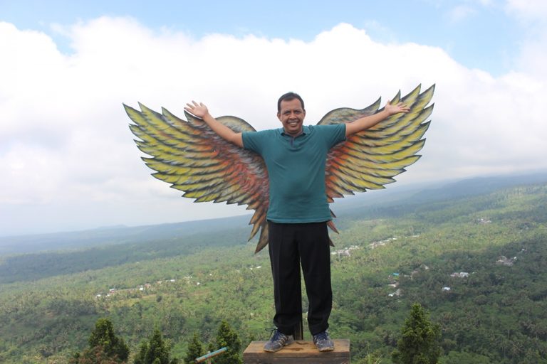 Menapaki Bukit Mertelu Yang Penuh Sensasi.